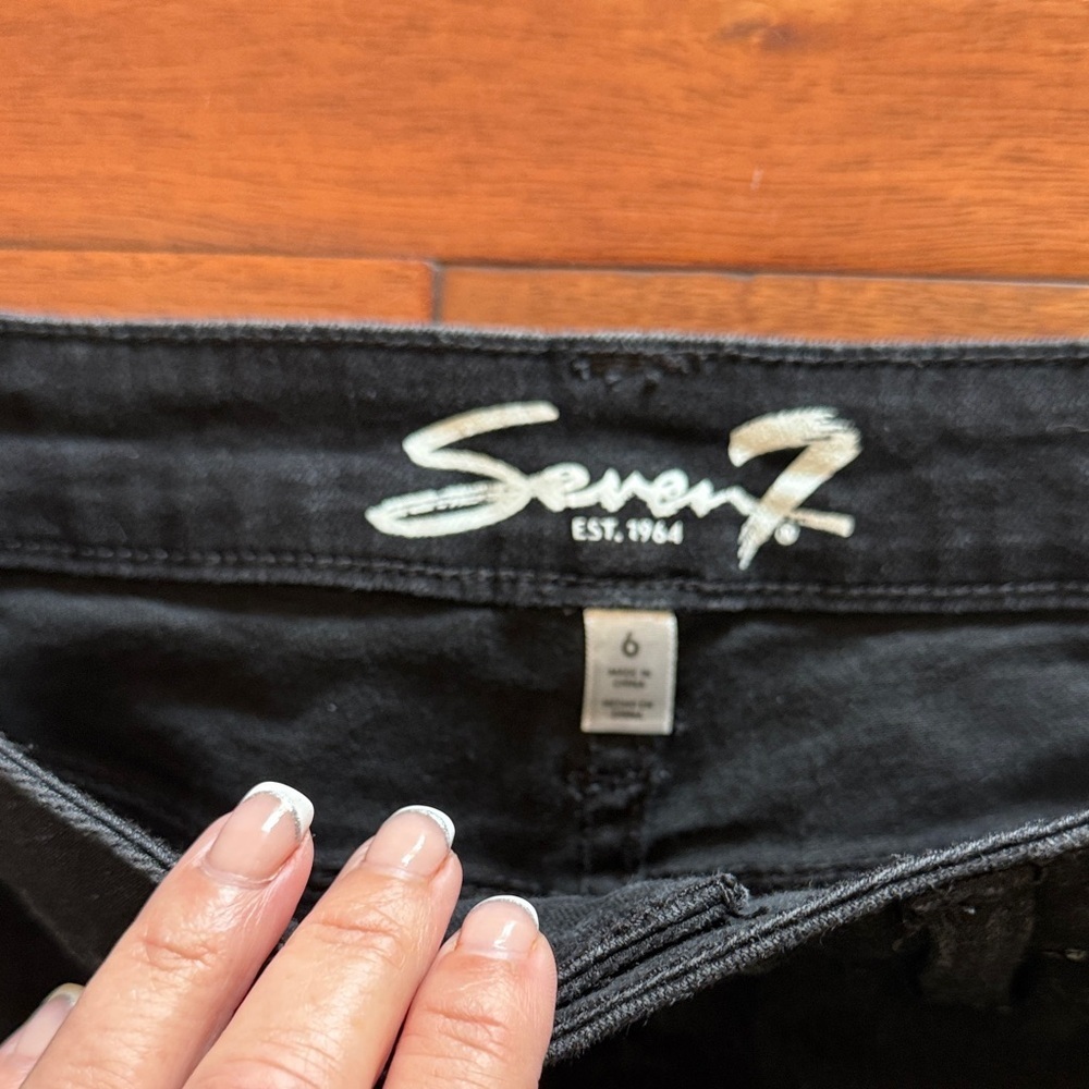 Seven7 Black Bermuda Denim Shorts Size 6 - Picture 5 of 6